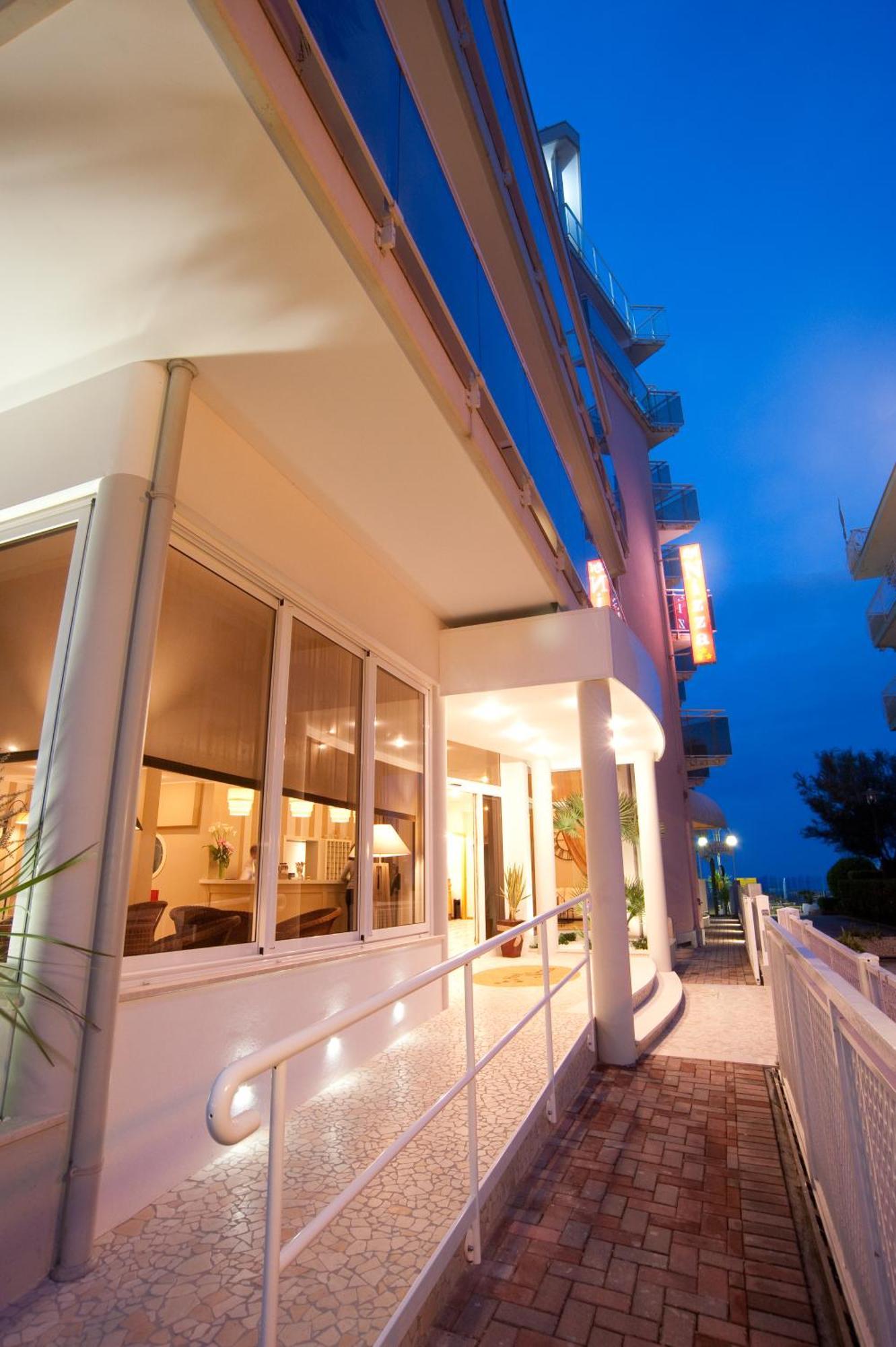 Hotel Nizza Frontemare Superior 3 Stelle Lido di Jesolo Exterior photo