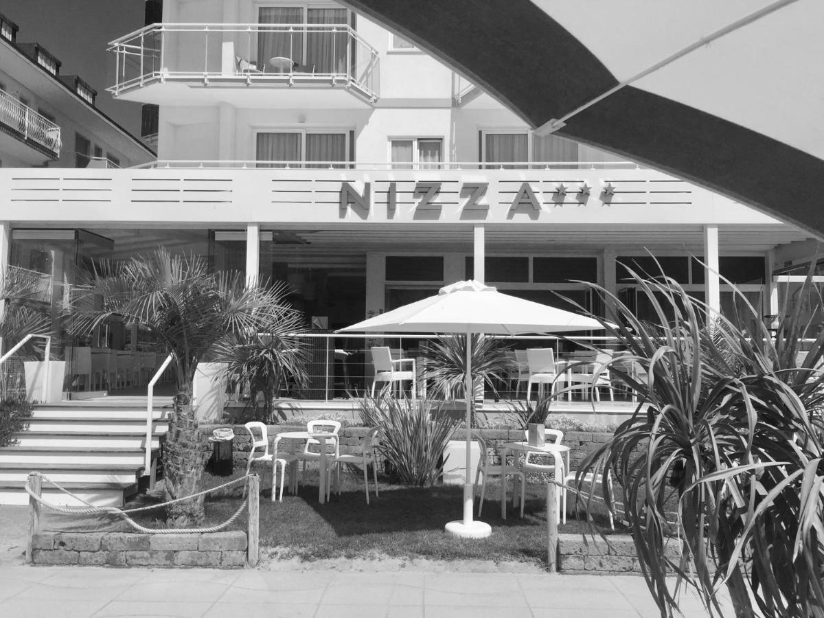Hotel Nizza Frontemare Superior 3 Stelle Lido di Jesolo Exterior photo
